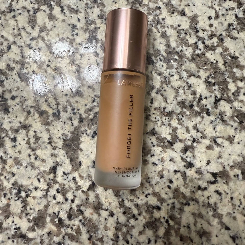 LAWLESS Forget The Filler Foundation 11m